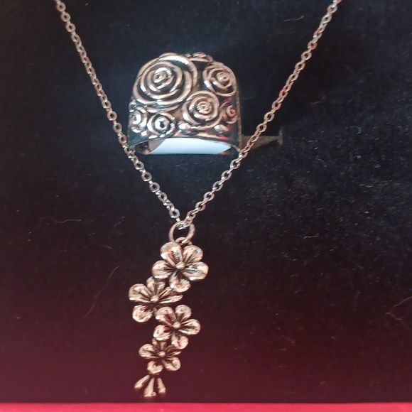 Necklace set ring,earrings size 8 - Picture 4 of 5